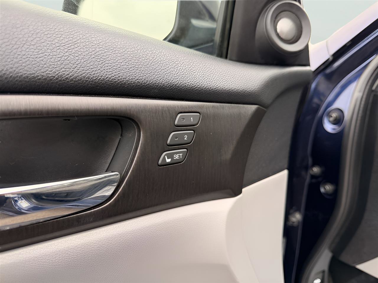 Used 2015 Honda Accord EX-L image 16