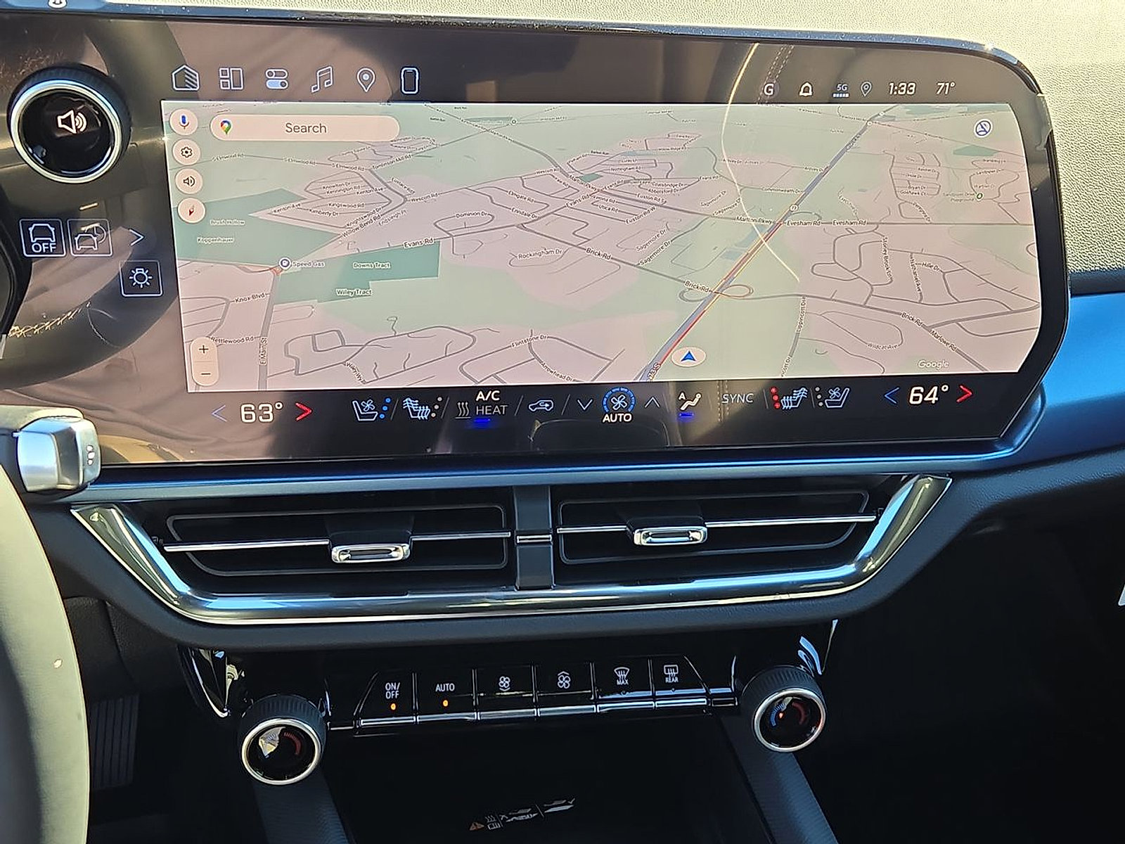 New 2026 Chevrolet Equinox EV LT w/ Convenience Package II image 16