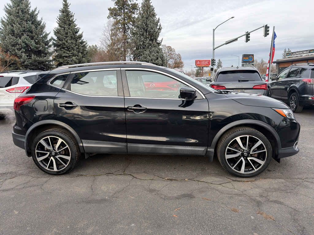 Used 2018 Nissan Rogue Sport SL w/ SL Premium Package image 6