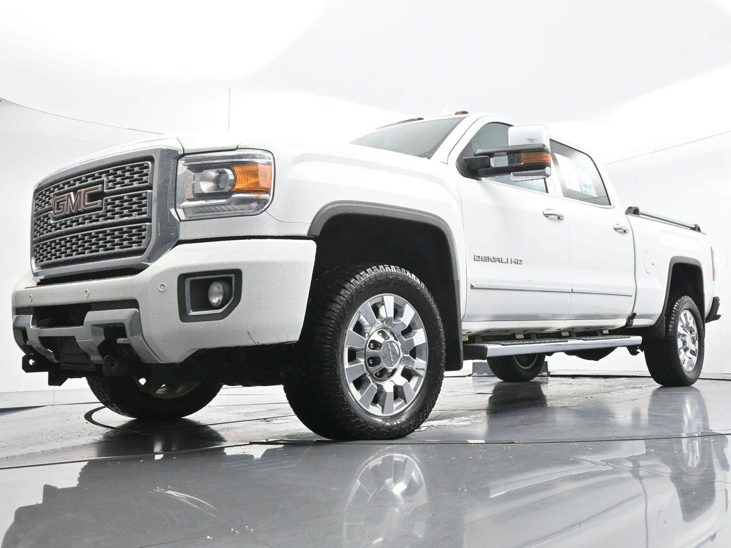 Used 2019 GMC Sierra 2500 Denali w/ Duramax Plus Package AWD/4WD image 45