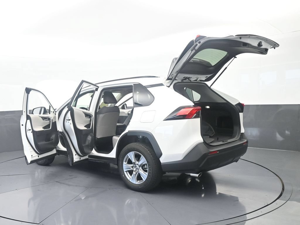 Used 2024 Toyota RAV4 XLE AWD/4WD image 71