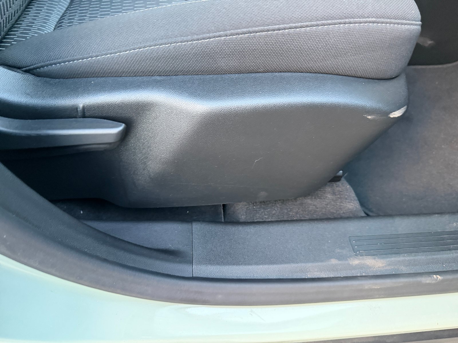 Used 2025 Chevrolet Equinox LT w/ Safety and Technology Package FWD image 30