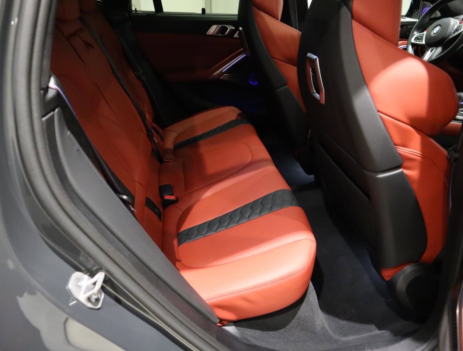 Used 2025 BMW X6 M Competition w/ Executive Package image 12