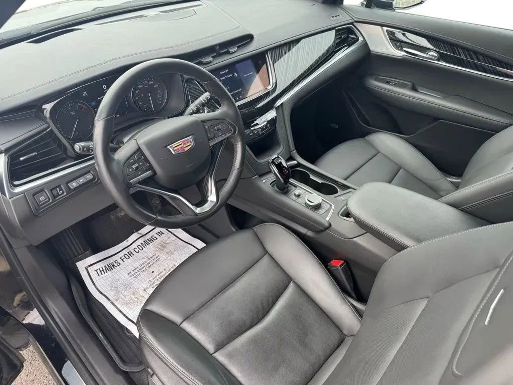 Used 2024 Cadillac XT6 Premium Luxury w/ Technology Package image 10