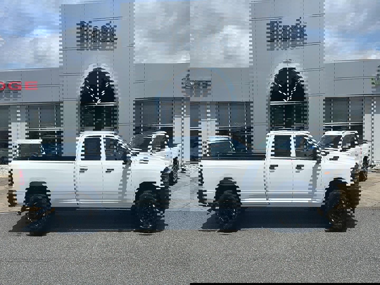 New 2026 RAM 3500 Tradesman w/ Bed Convenience Group image 3