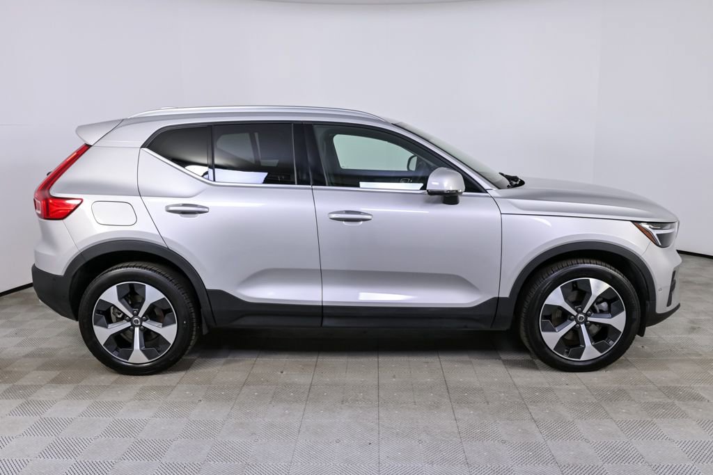 Certified 2025 Volvo XC40 B5 Plus image 25