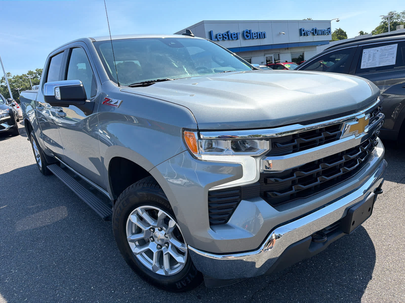 Certified 2023 Chevrolet Silverado 1500 LT w/ Z71 Off-Road Package AWD/4WD image 3