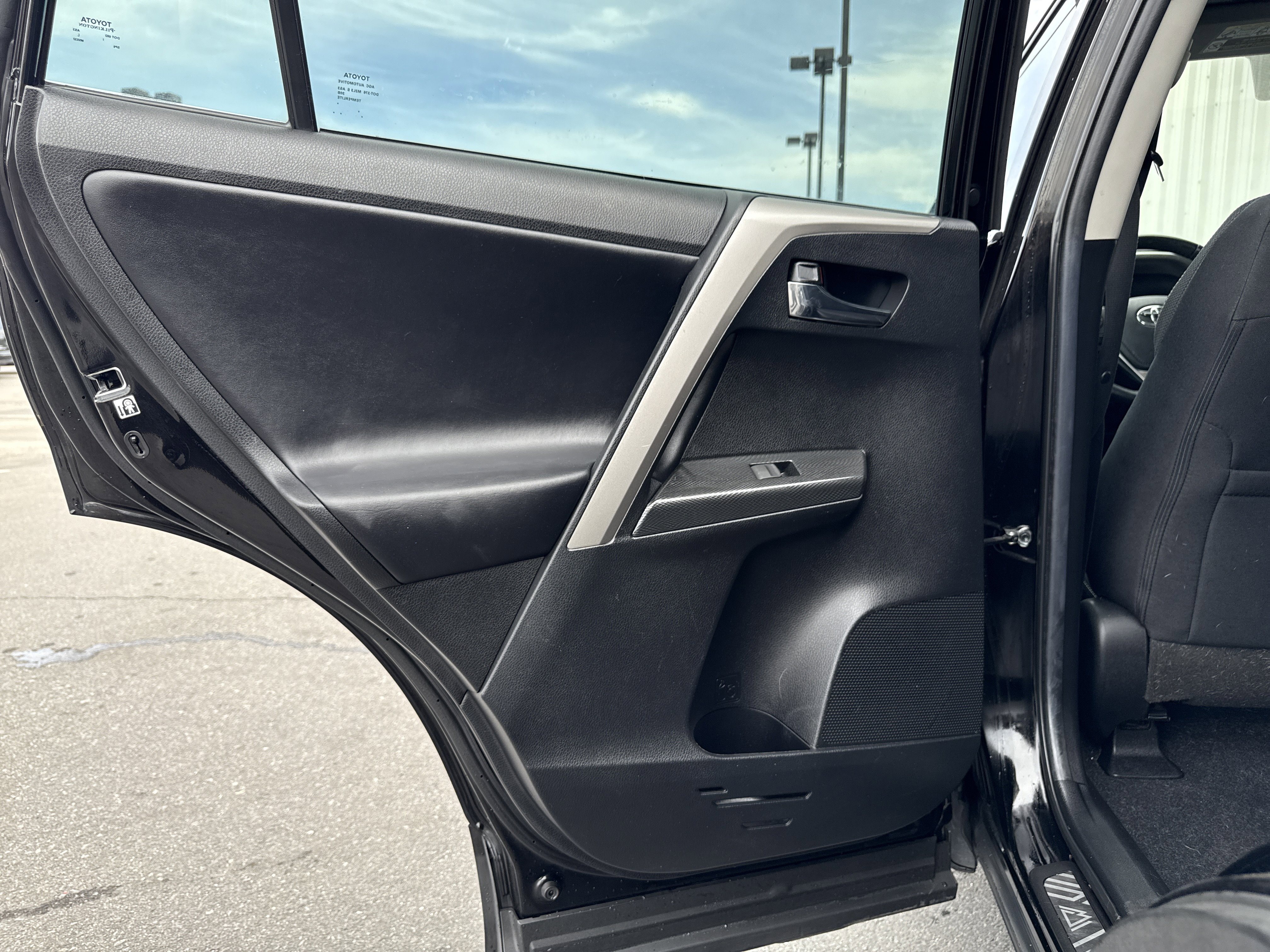 Used 2018 Toyota RAV4 Adventure image 18