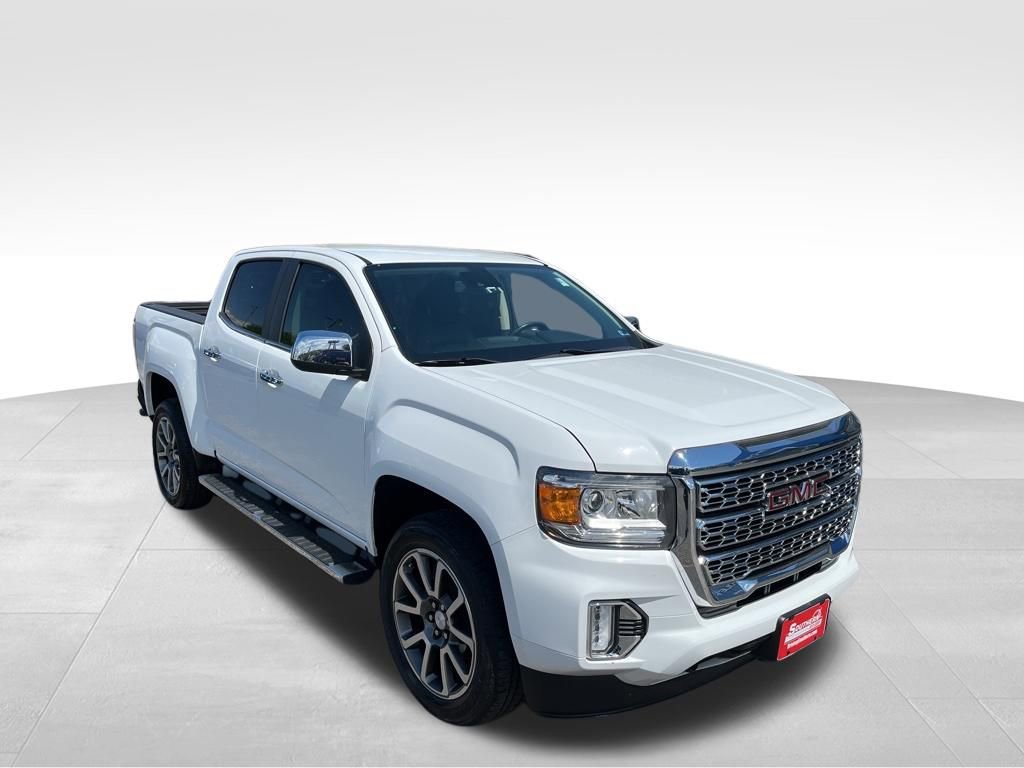 Used 2022 GMC Canyon Denali image 3