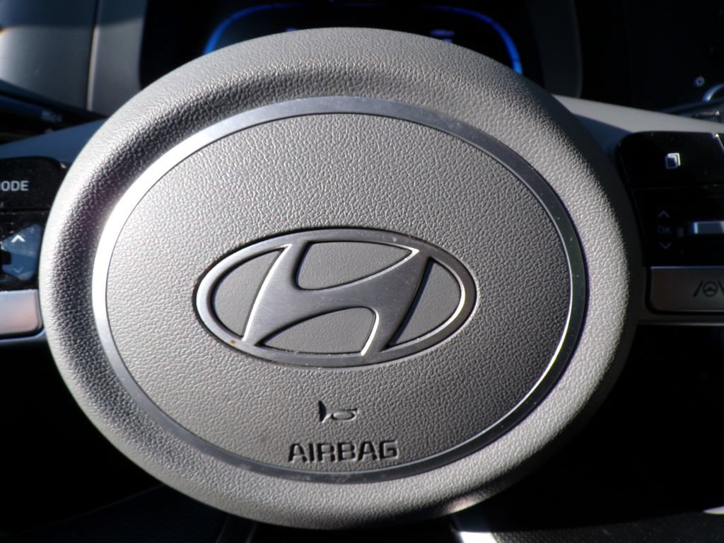 Certified 2025 Hyundai Elantra Sport FWD image 31