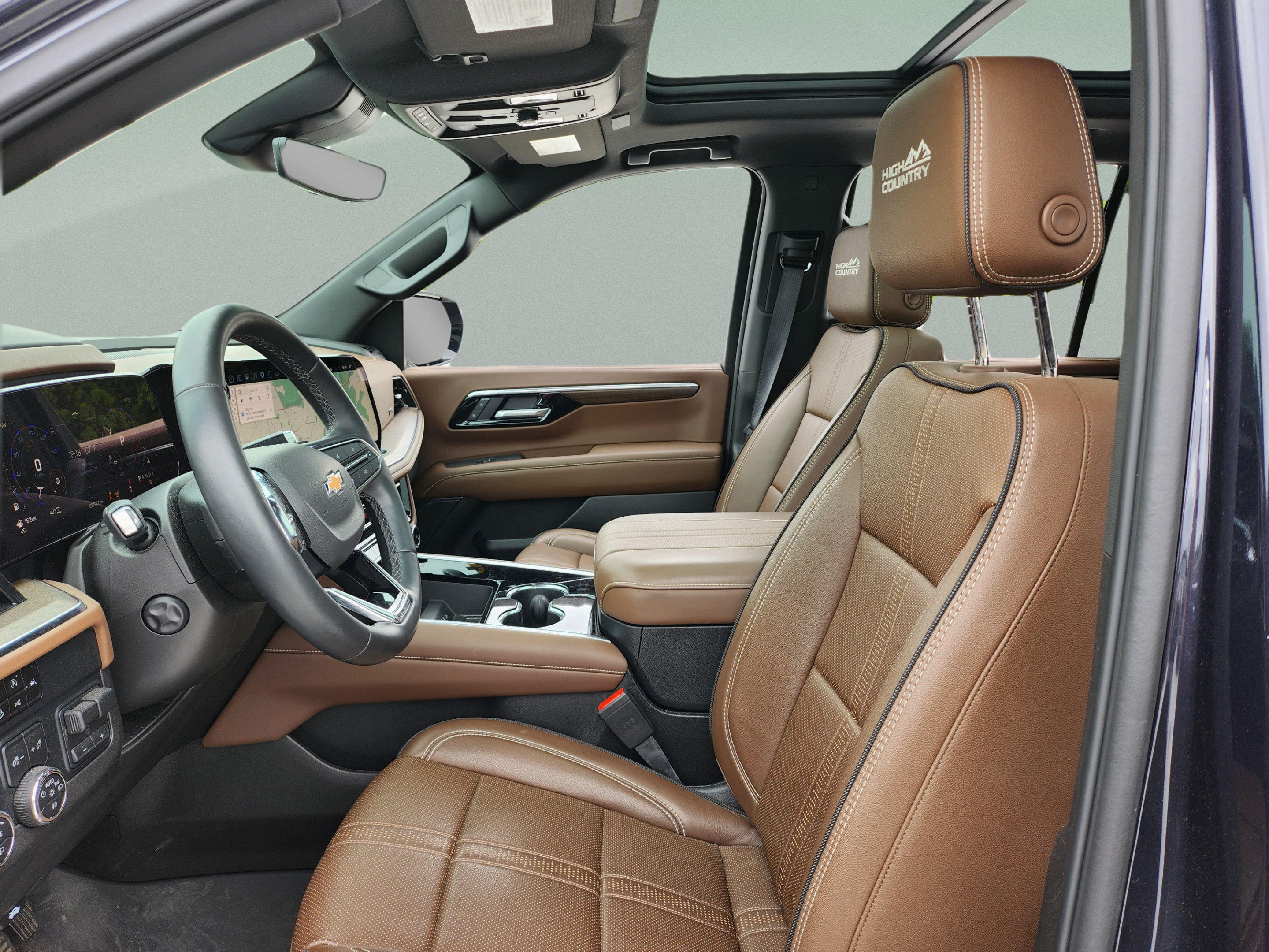 Used 2025 Chevrolet Tahoe High Country AWD/4WD image 15