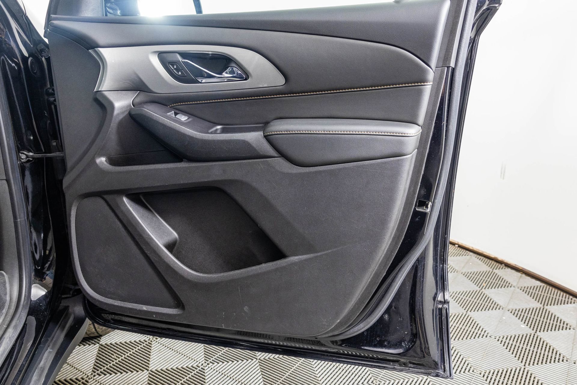 Used 2019 Chevrolet Traverse LS image 46