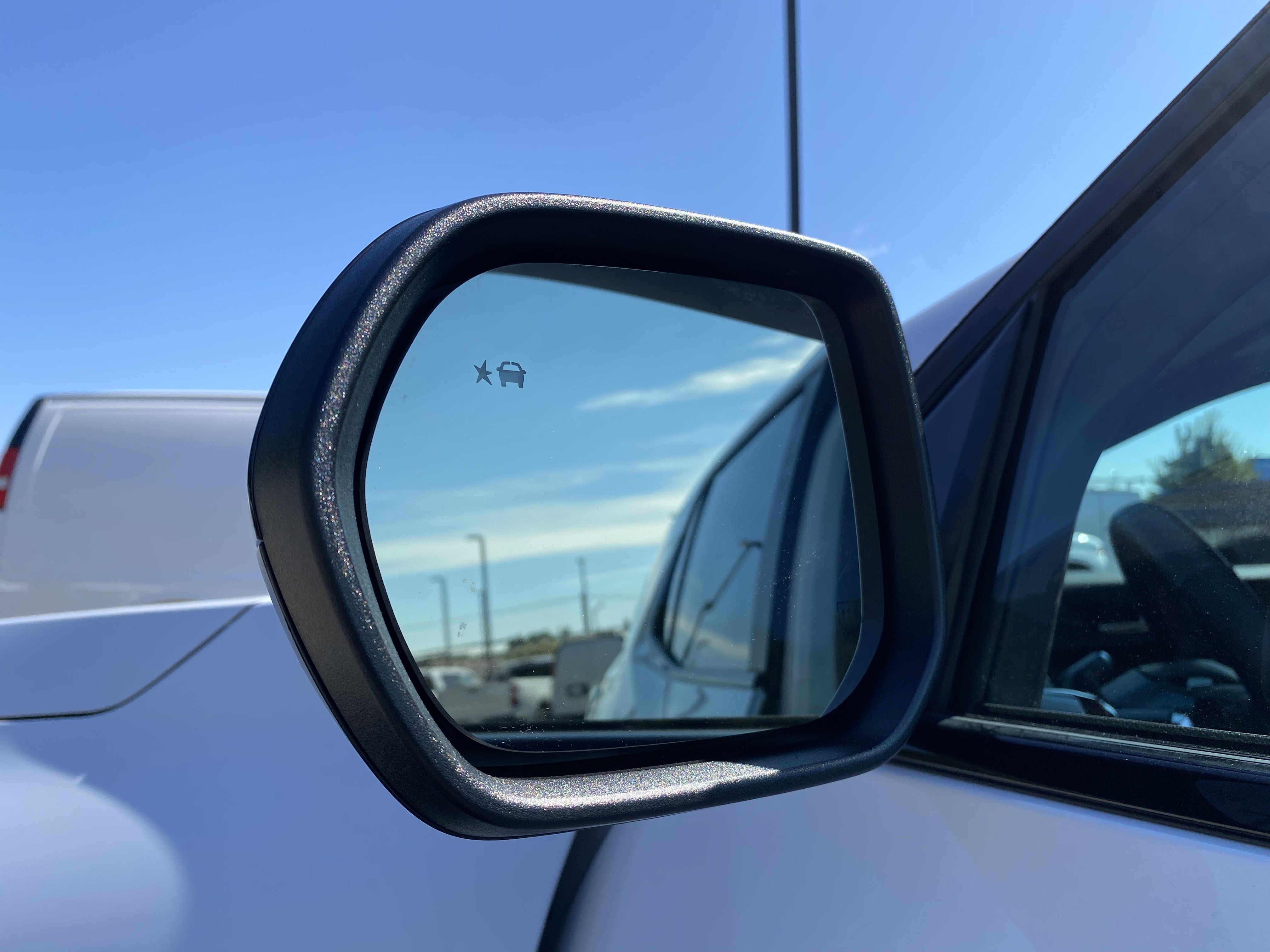 Used 2026 Chevrolet Equinox RS FWD image 39