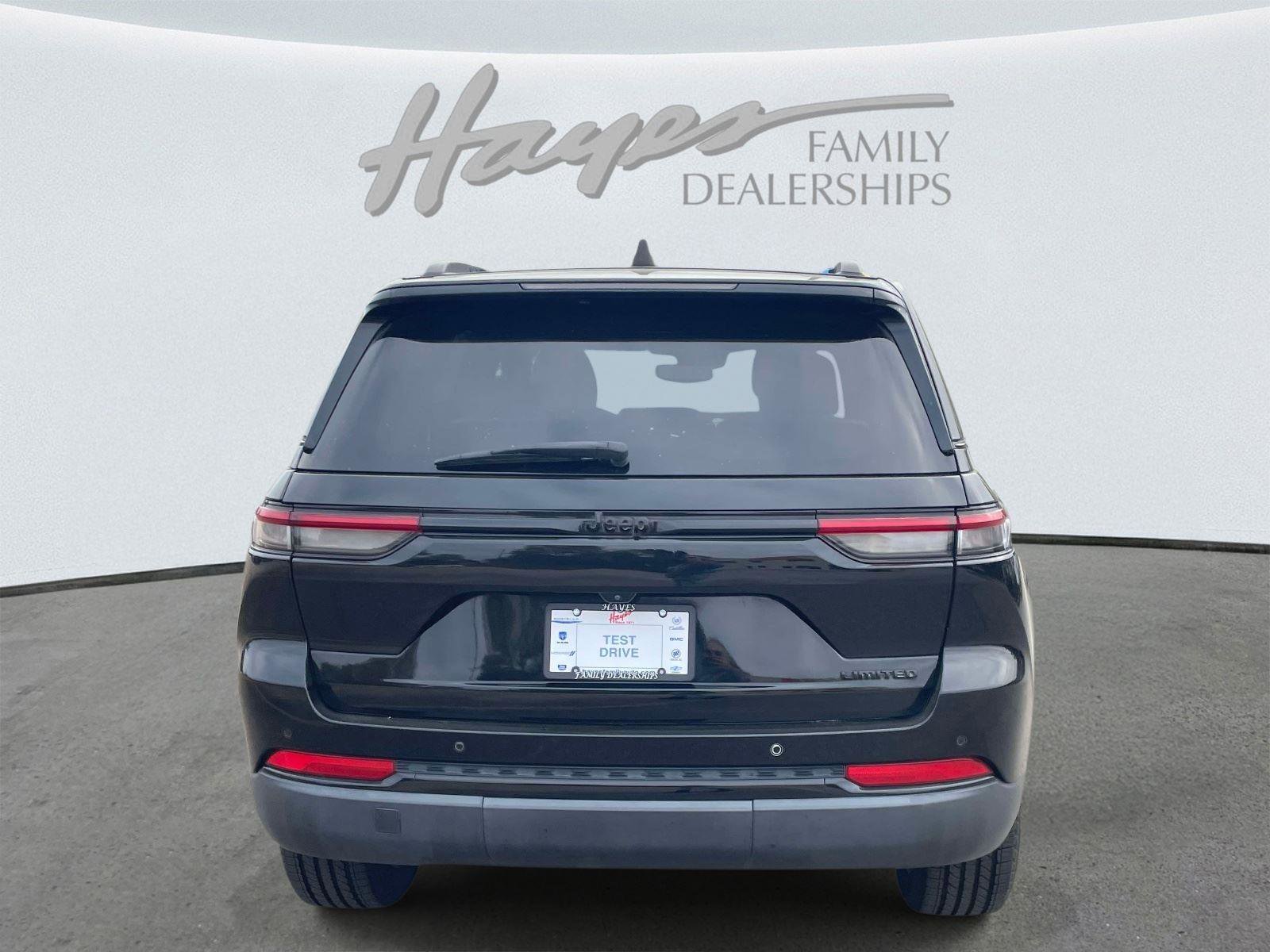 Used 2023 Jeep Grand Cherokee Limited w/ Black Appearance Package RWD image 4