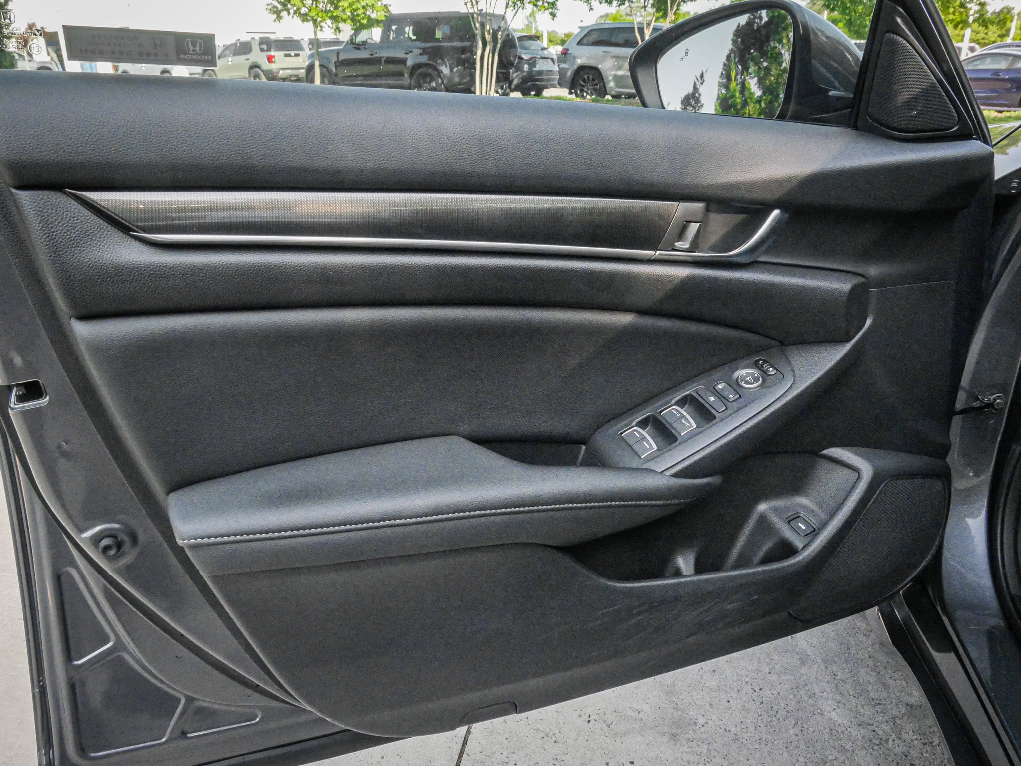 Used 2020 Honda Accord Sport image 14
