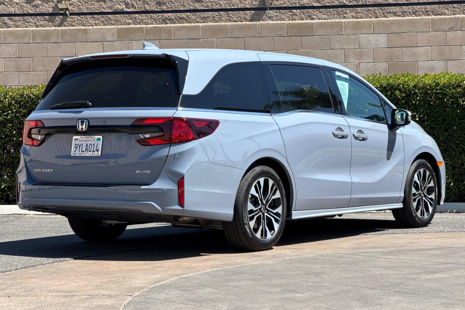 Used 2026 Honda Odyssey Elite image 4