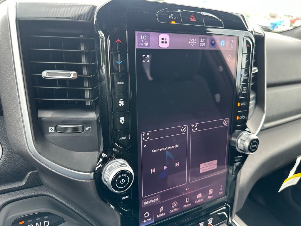 New 2026 RAM 1500 4x4 Crew Cab image 19