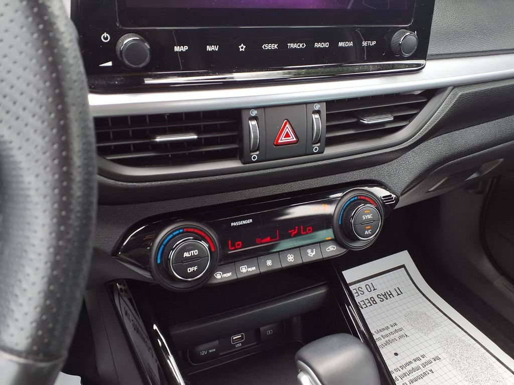 Used 2025 Kia Sorento S AWD/4WD image 8
