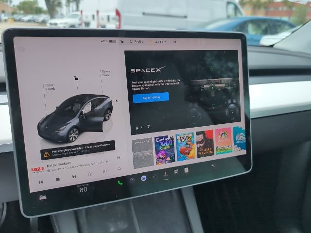 Used 2022 Tesla Model Y Long Range image 17