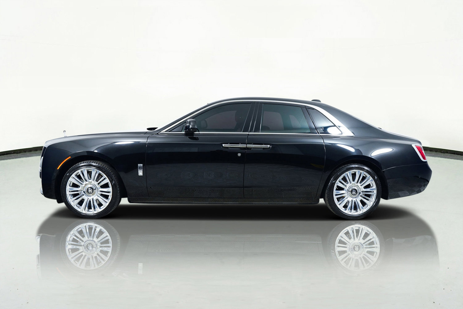 Used 2022 Rolls-Royce Ghost image 27