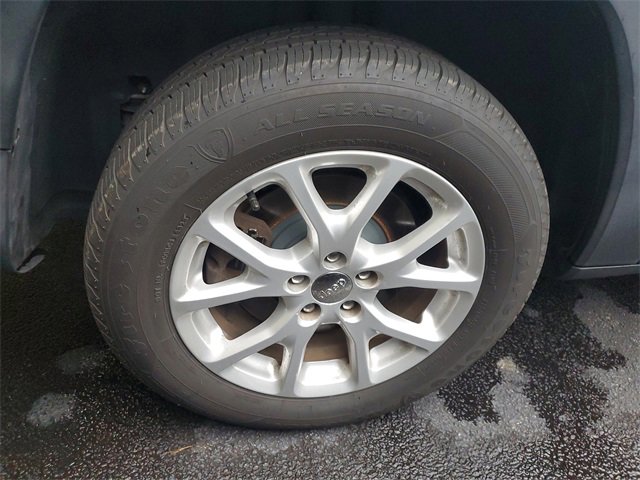 Used 2015 Jeep Cherokee Latitude w/ Cold Weather Group image 9