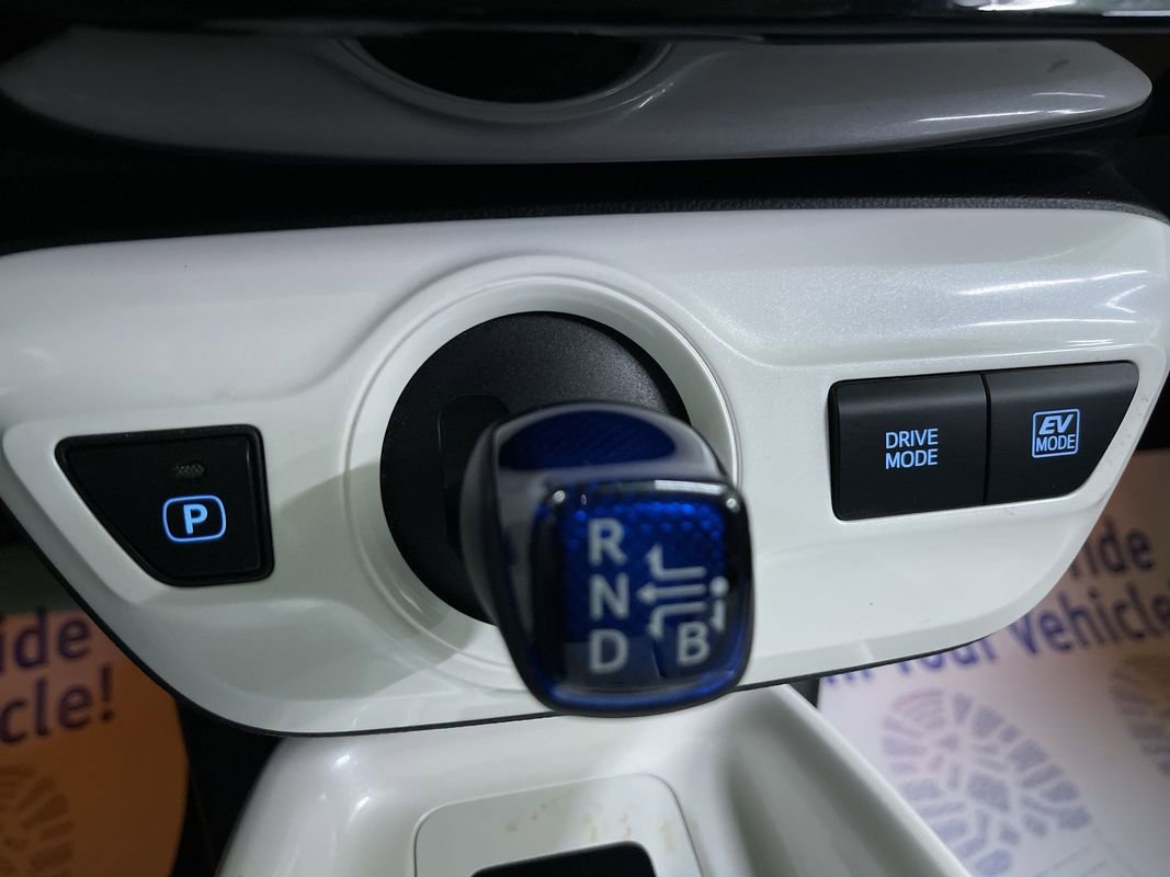 Used 2017 Toyota Prius Four image 25