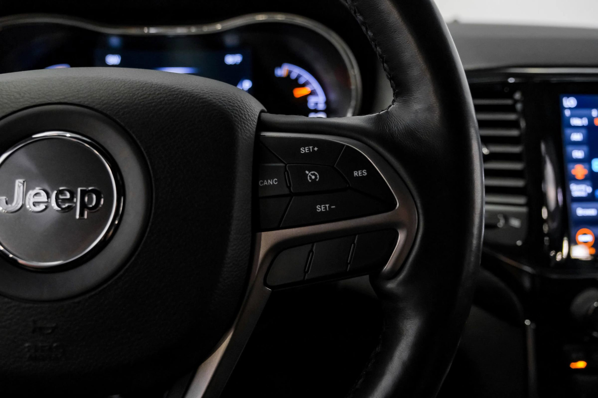 Used 2021 Jeep Grand Cherokee Laredo X RWD image 13
