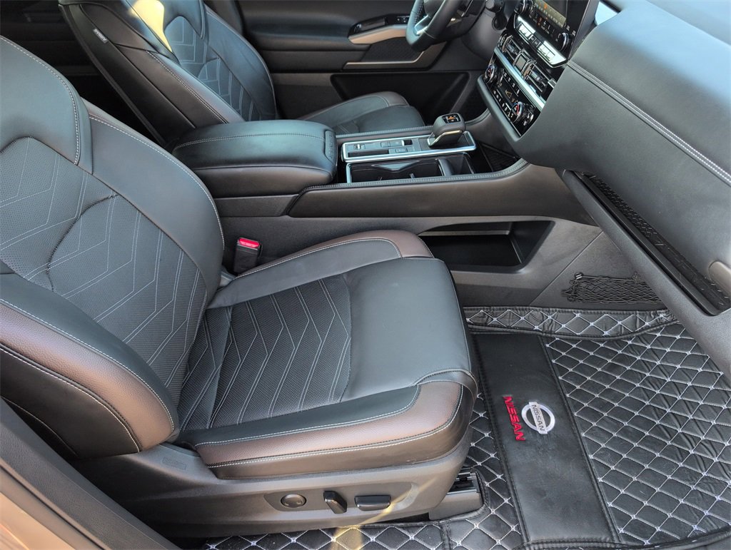 Used 2024 Nissan Pathfinder Platinum image 35