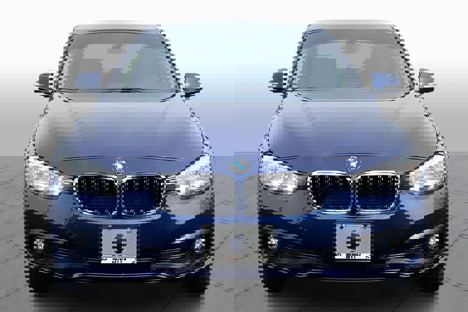 Used 2016 BMW 320i Sedan image 3