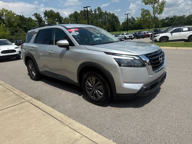 Used 2025 Nissan Pathfinder SV AWD/4WD image 6