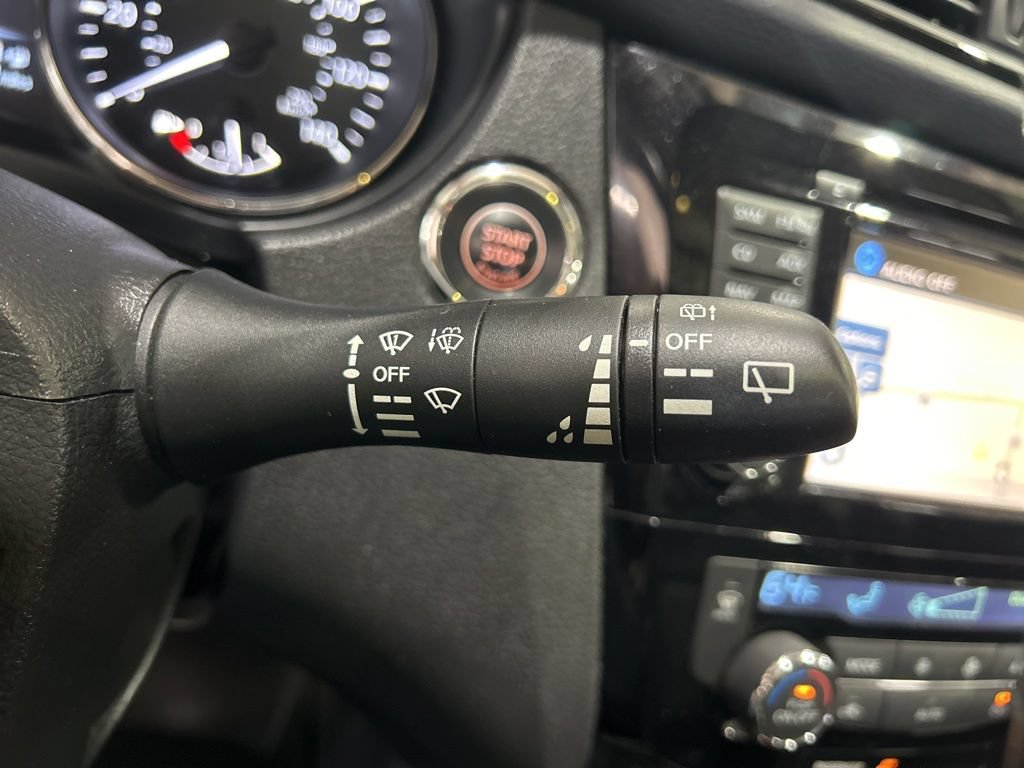 Used 2017 Nissan Rogue SL w/ SL Premium Package FWD image 29