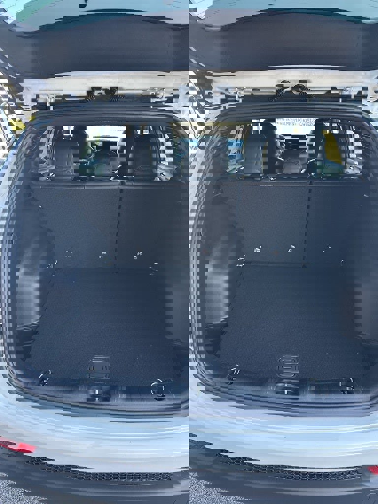 New 2026 Jeep Compass Latitude image 13