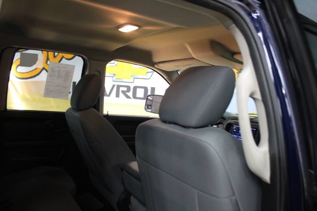 Used 2017 RAM 1500 ST w/ SXT Appearance Group AWD/4WD image 10