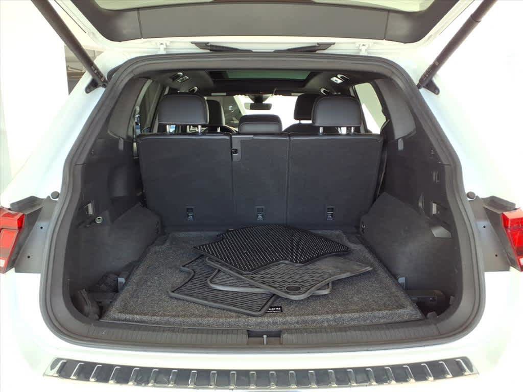 Used 2022 Volkswagen Tiguan SEL R-Line AWD/4WD image 19