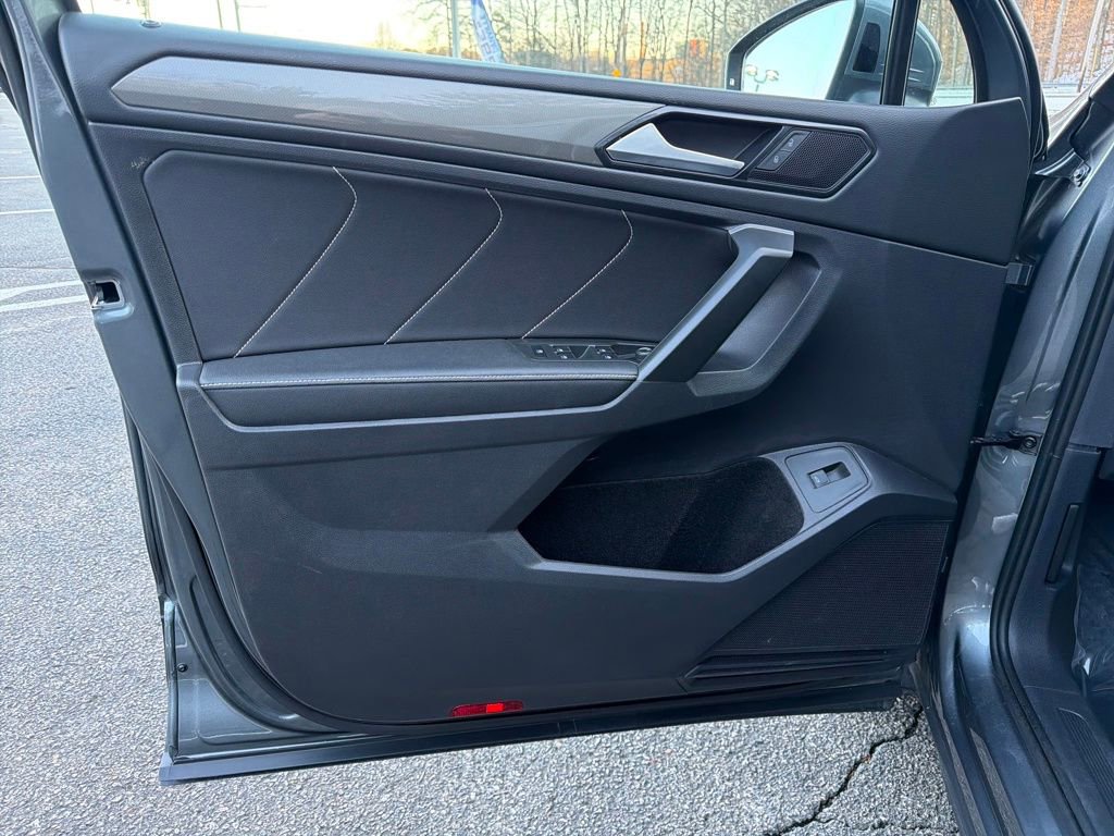 Used 2024 Volkswagen Tiguan SE image 15