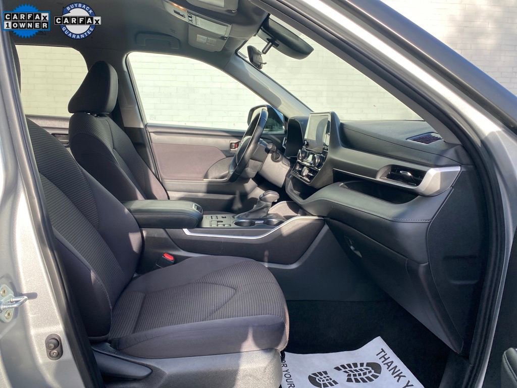 Used 2024 Toyota Highlander LE image 14