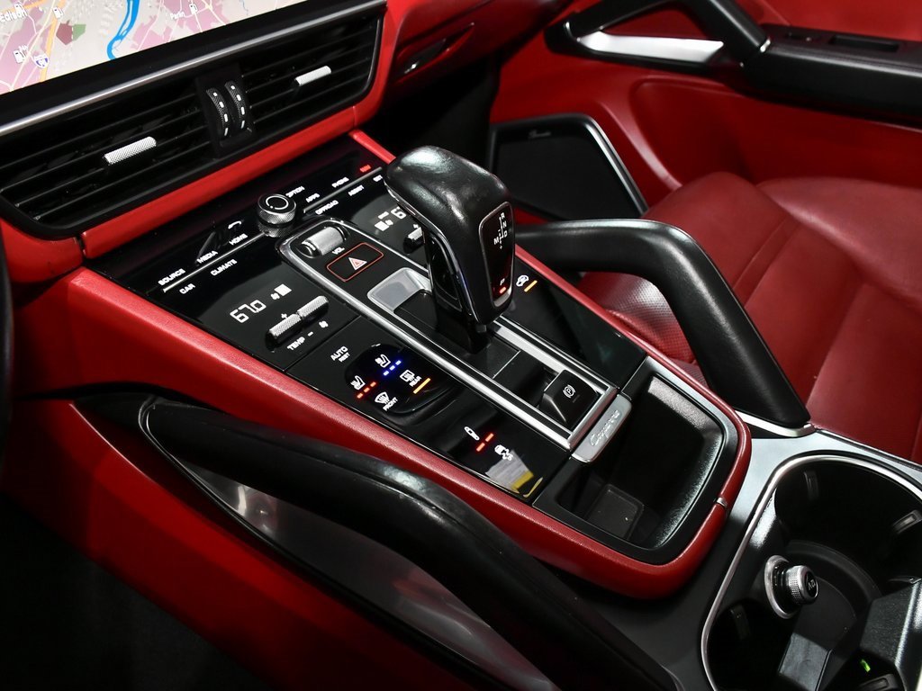 Used 2021 Porsche Cayenne Turbo w/ Assistance Package image 41