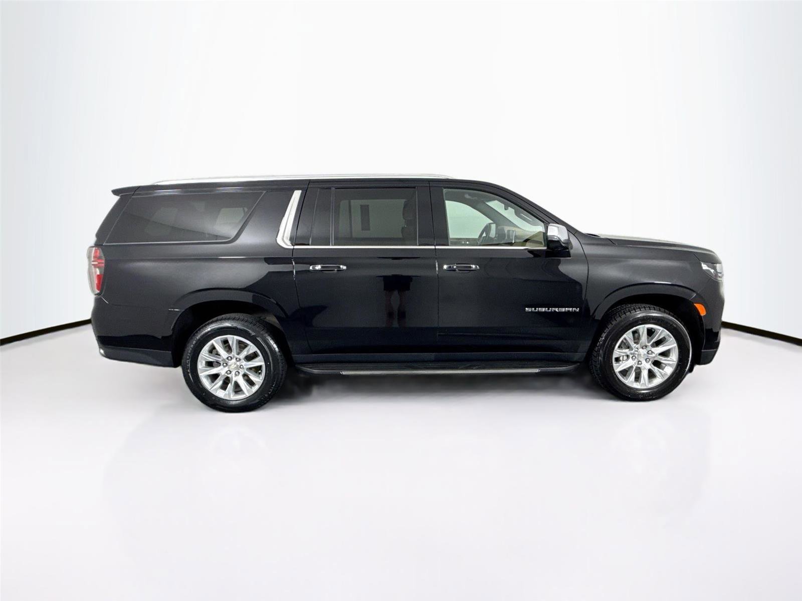 Used 2024 Chevrolet Suburban Premier RWD image 11