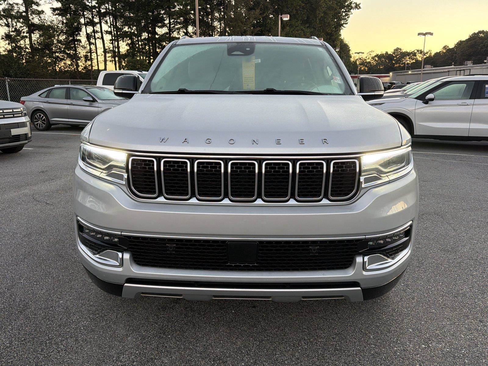 Used 2024 Jeep Wagoneer Series II w/ Flexible Seating Group RWD image 3