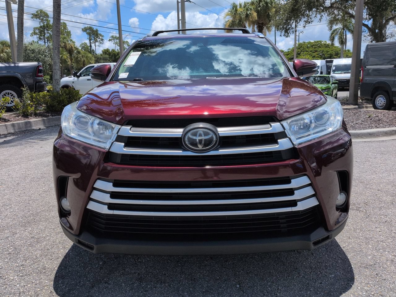 Used 2017 Toyota Highlander XLE w/ Carpet Mat Package AWD/4WD image 3