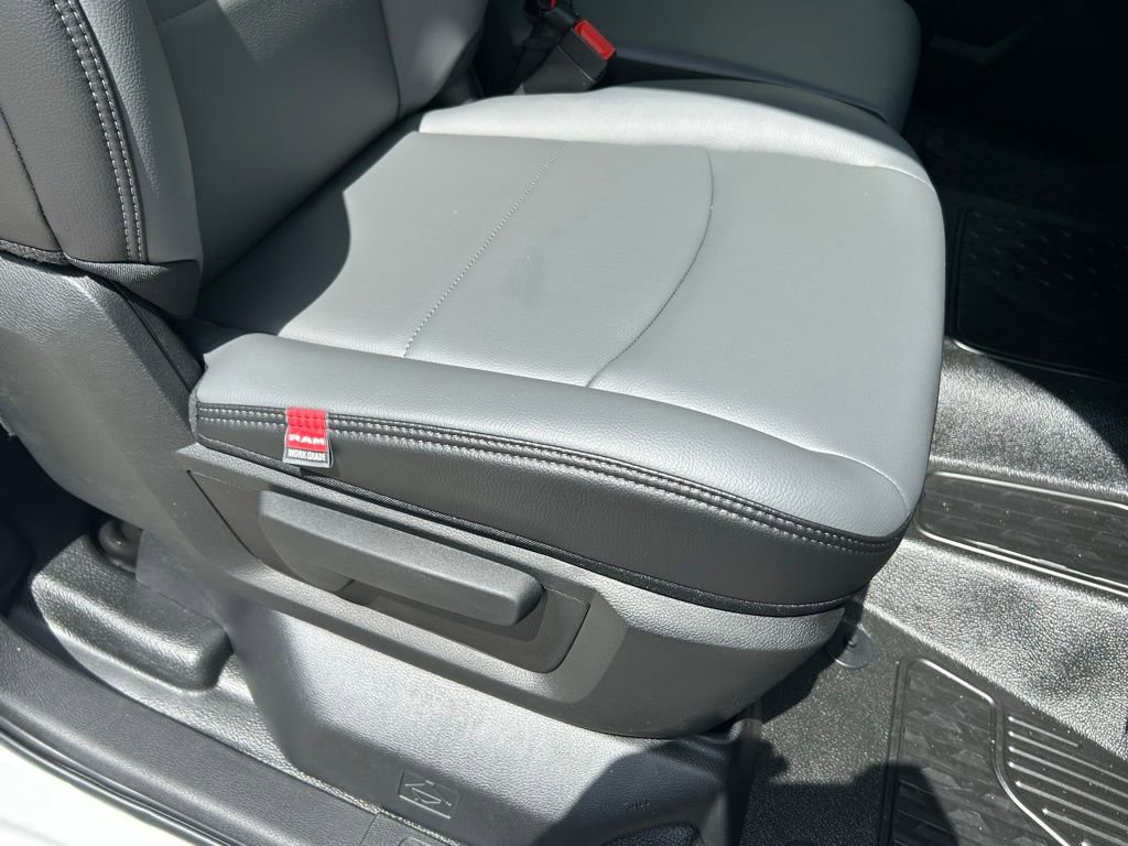 New 2025 RAM 5500 Tradesman w/ Max Tow Package image 32