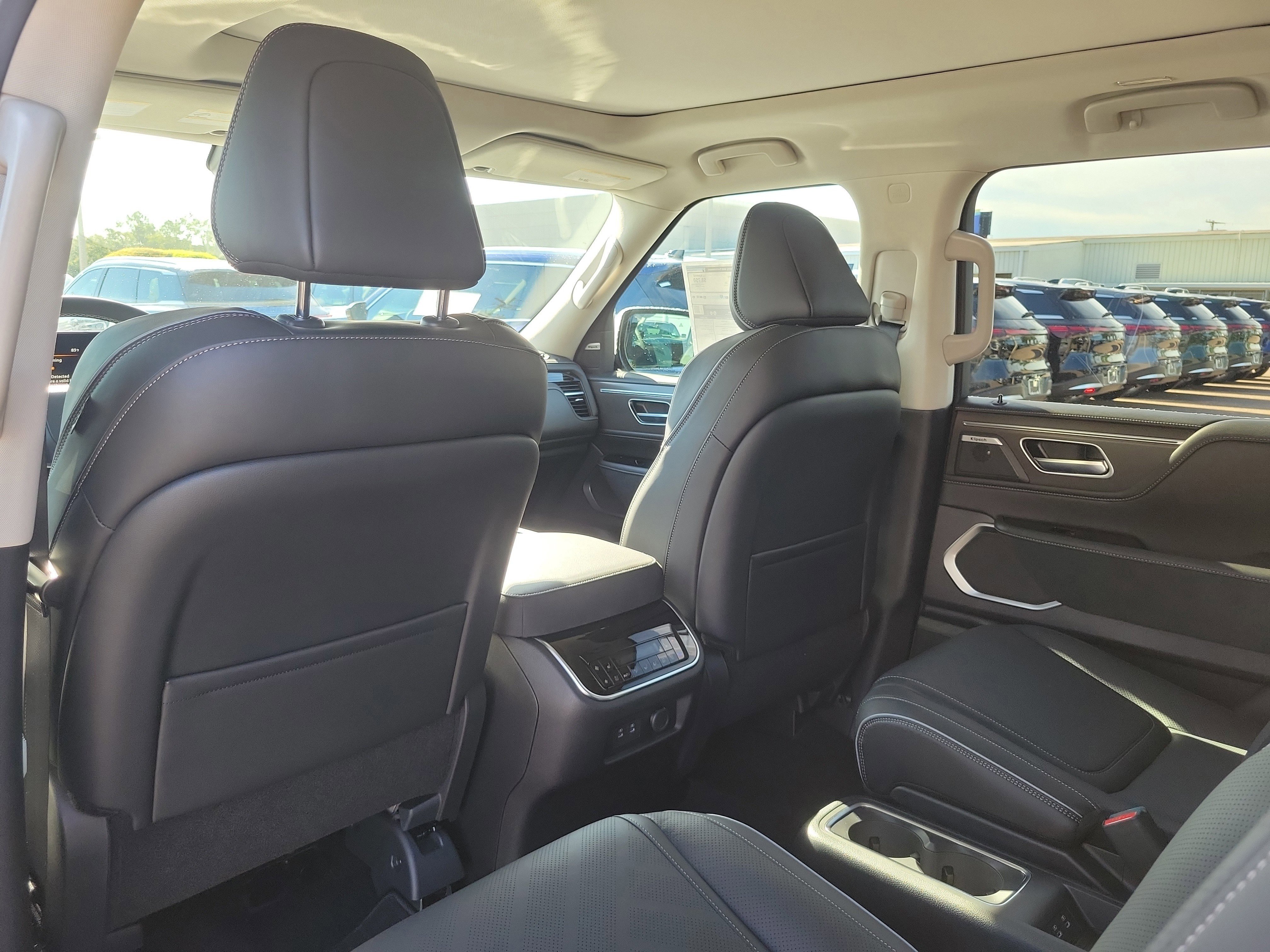 New 2026 INFINITI QX80 Luxe image 11