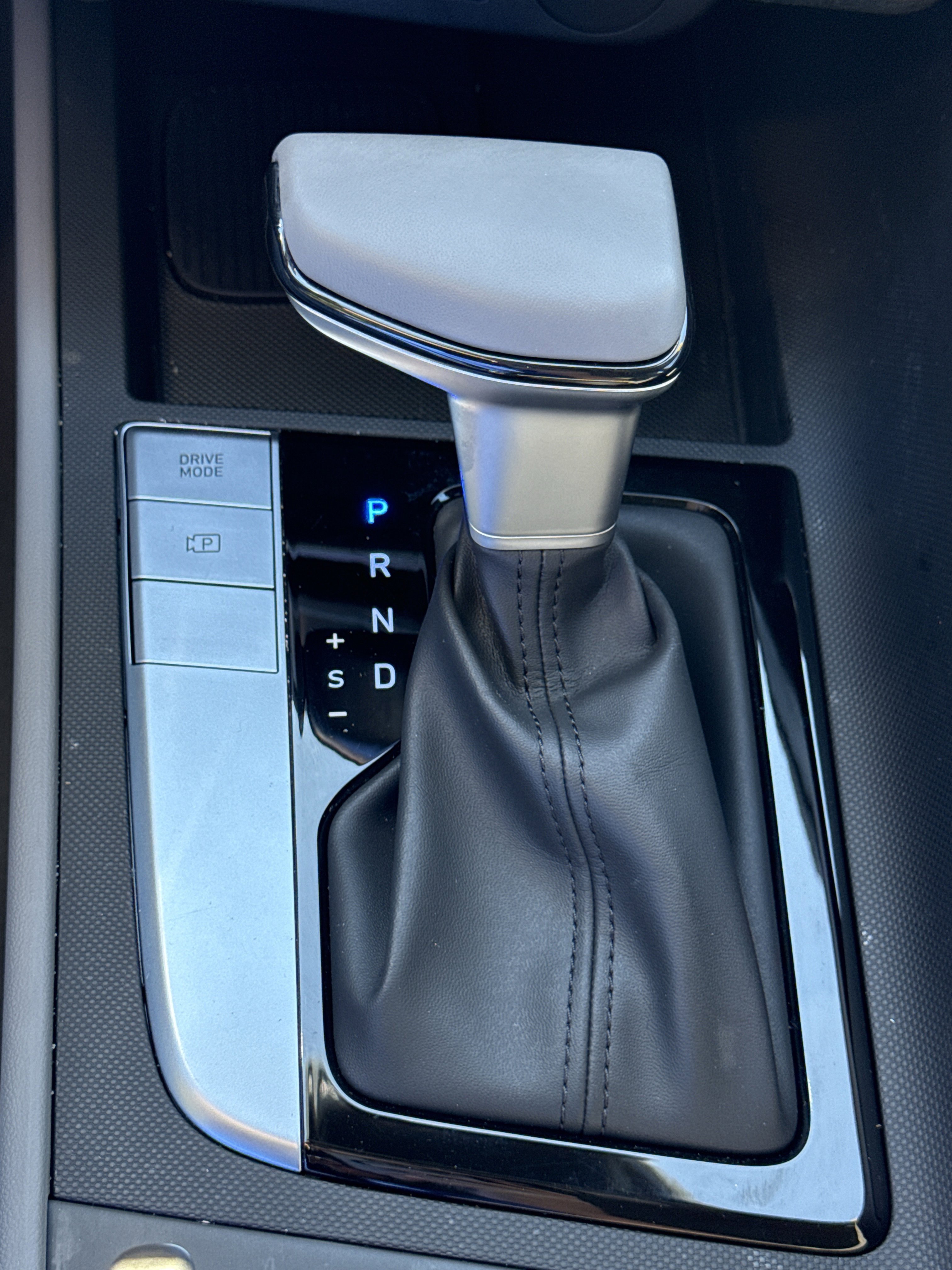 Used 2025 Hyundai Elantra Sport image 26