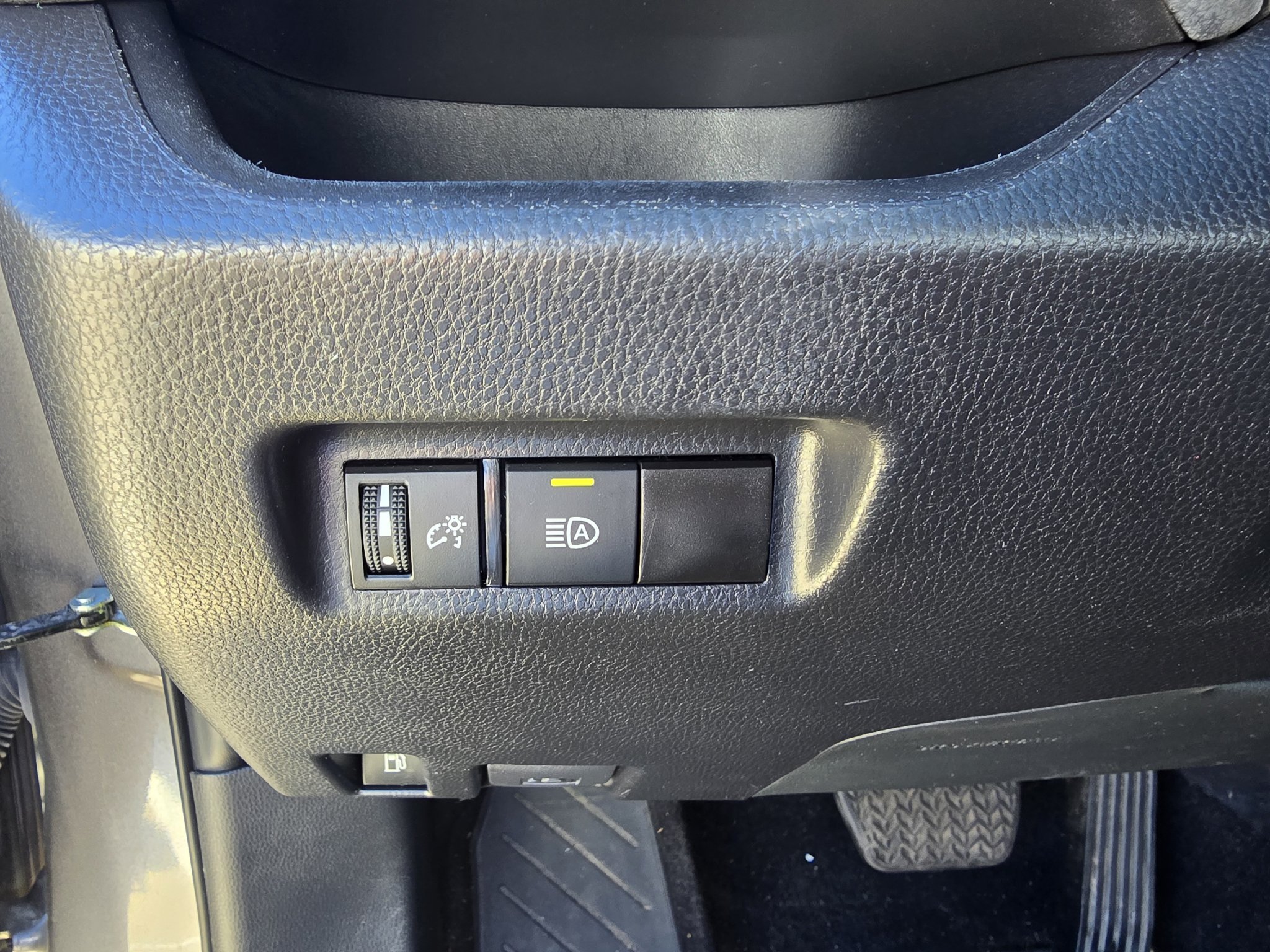 Used 2024 Toyota RAV4 LE AWD/4WD image 19