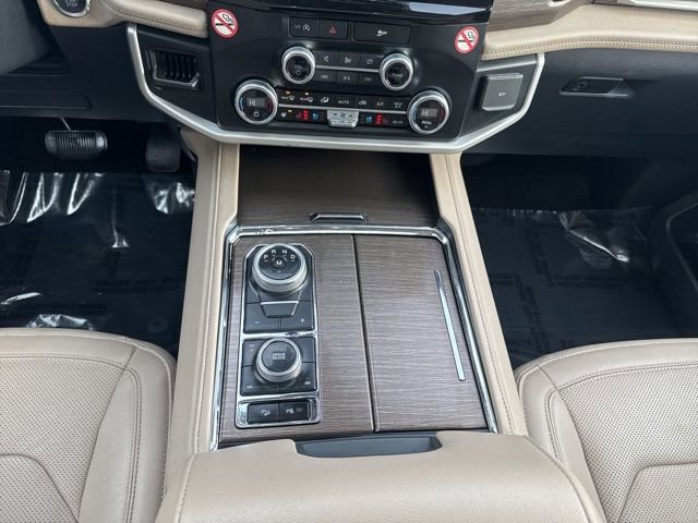 Used 2024 Ford Expedition Limited image 12