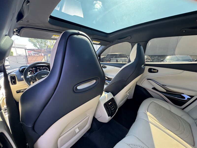 Used 2022 Aston Martin DBX AWD/4WD image 40