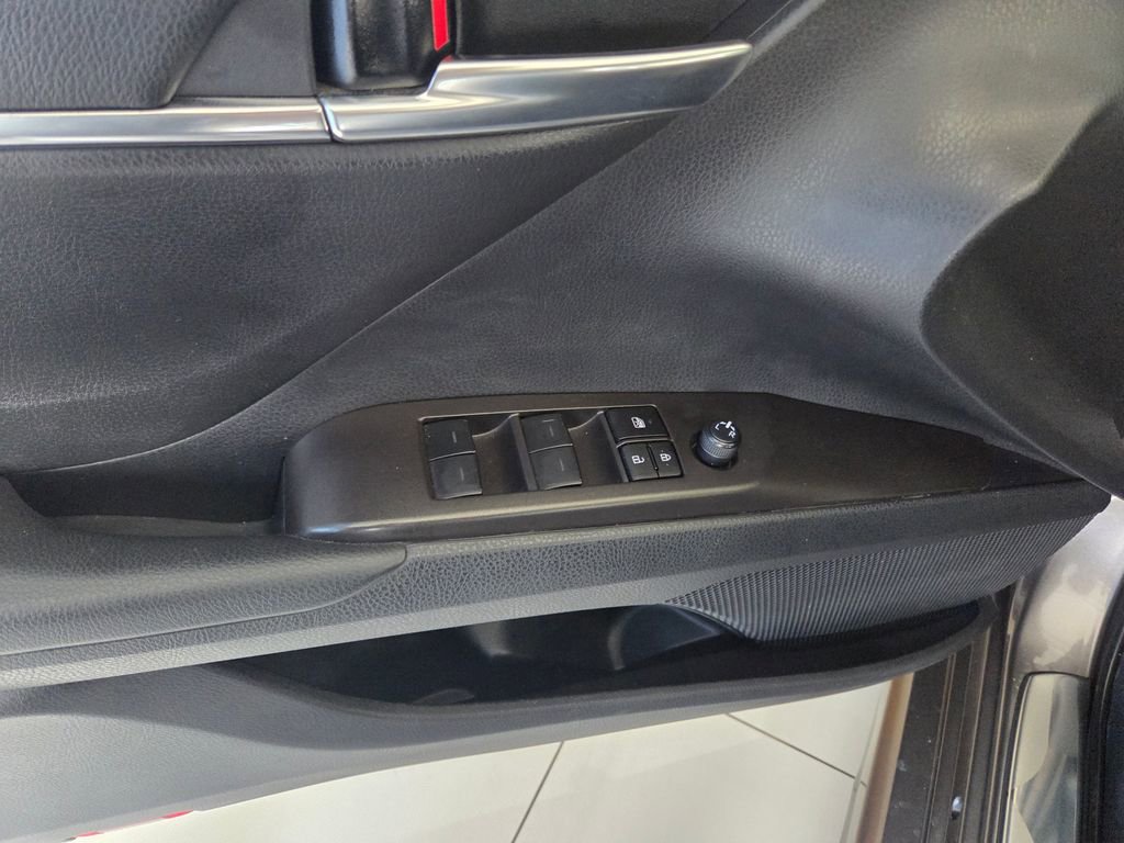 Used 2024 Toyota Camry SE FWD image 12
