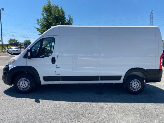 Used 2024 RAM ProMaster 2500 w/ Convenience Group FWD image 2