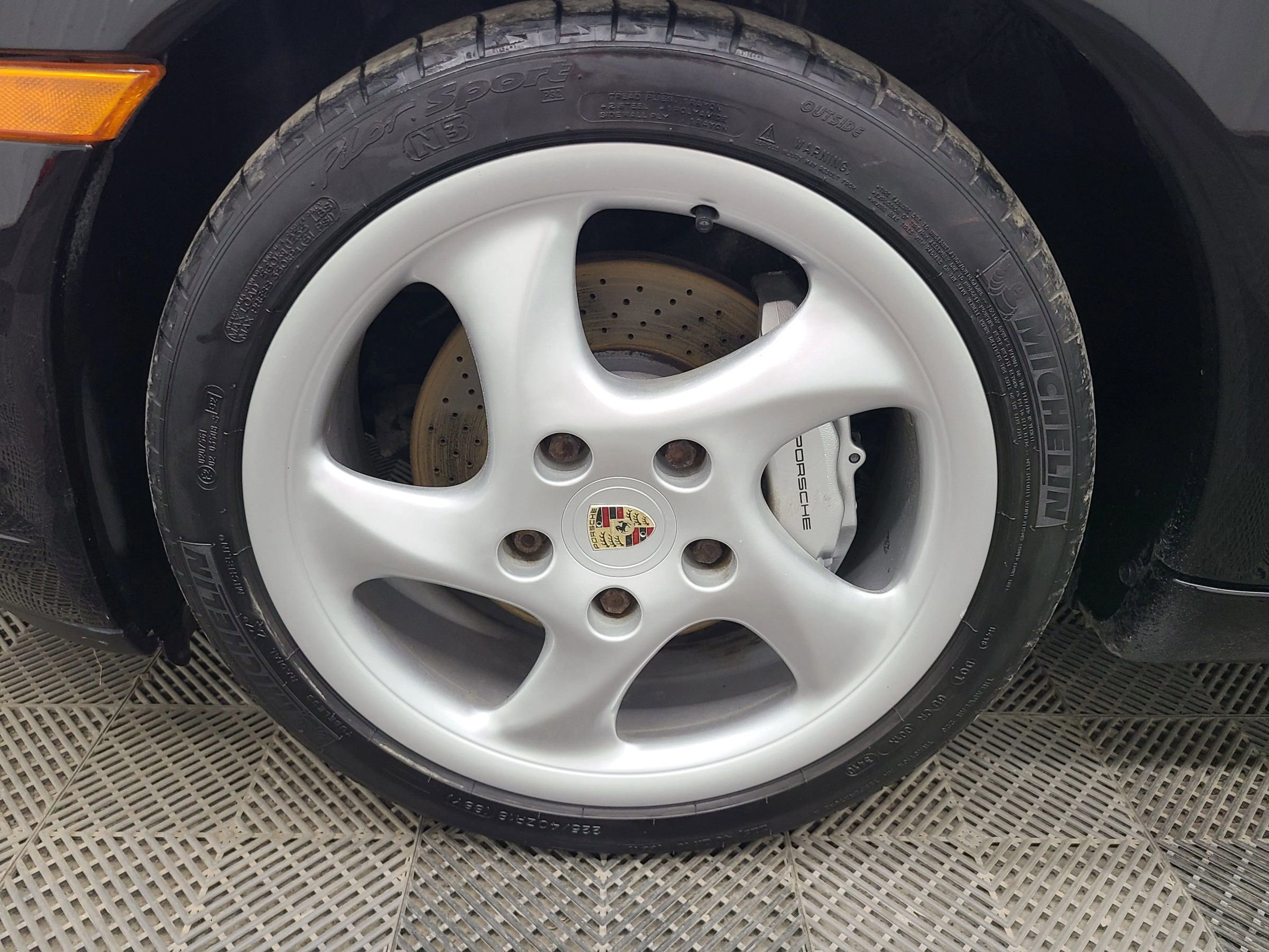 Used 1999 Porsche 911 Carrera 4 image 18