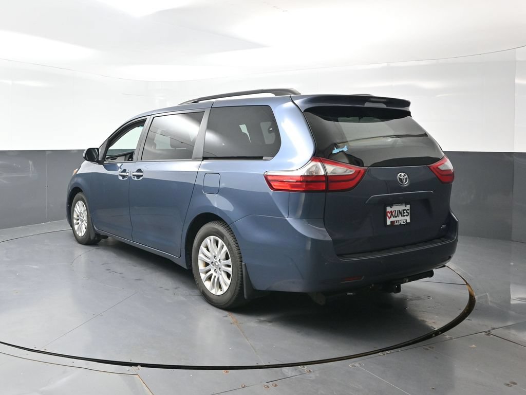 Used 2017 Toyota Sienna XLE w/ XLE Navigation Package FWD image 10
